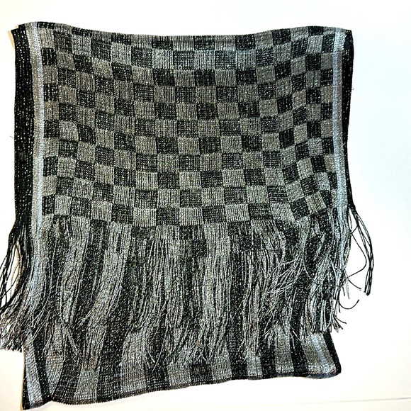 Shine Glitz - Picture 4 of 6